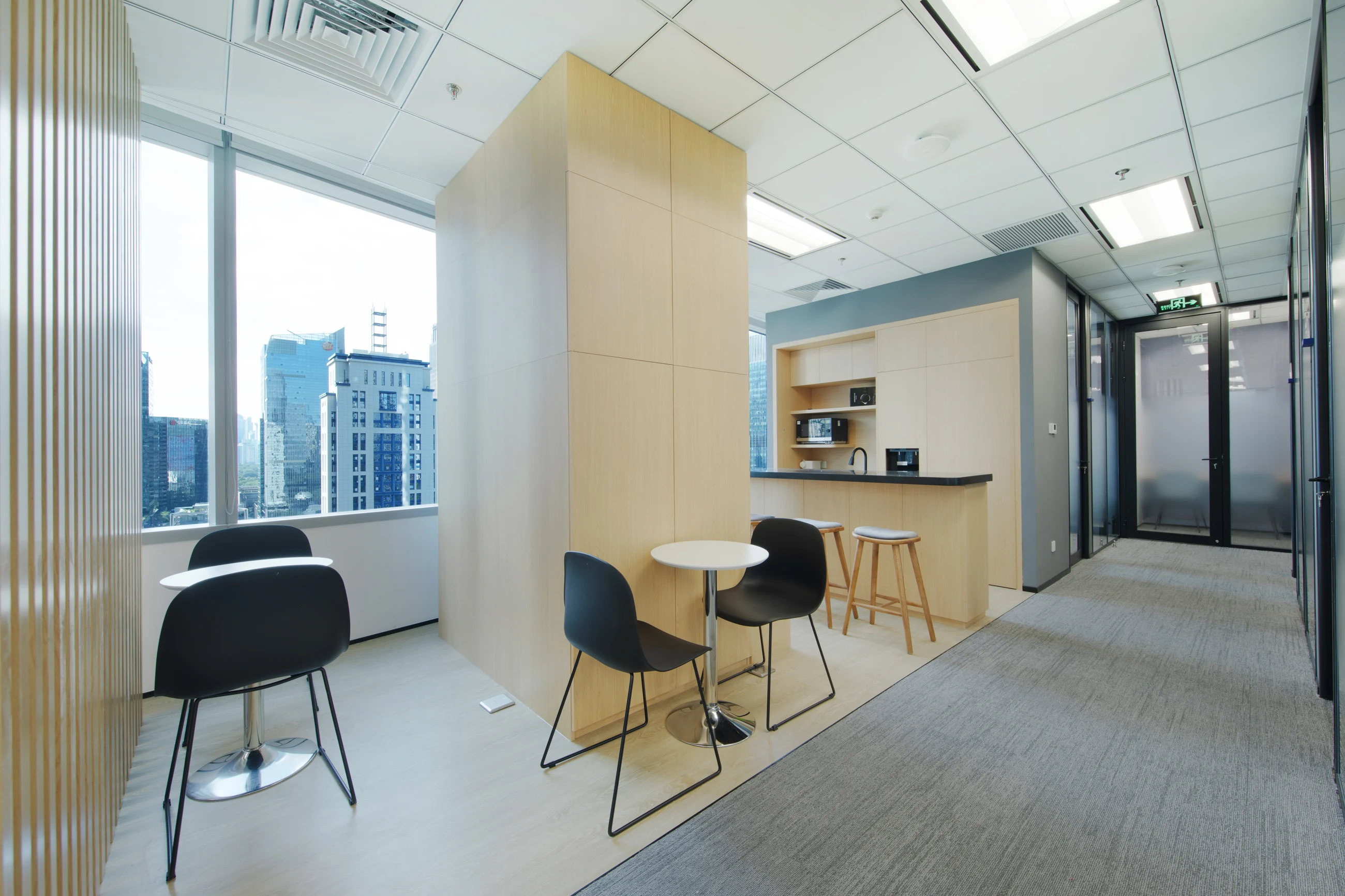 View 04 / Swire Properties · Kerry Plaza